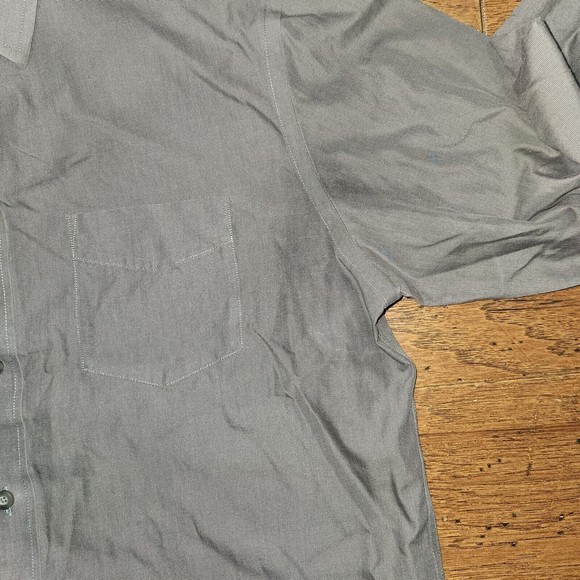 Untuckit Wrinkle Free Button Up Shirt Men Size Medium - Picture 6 of 9